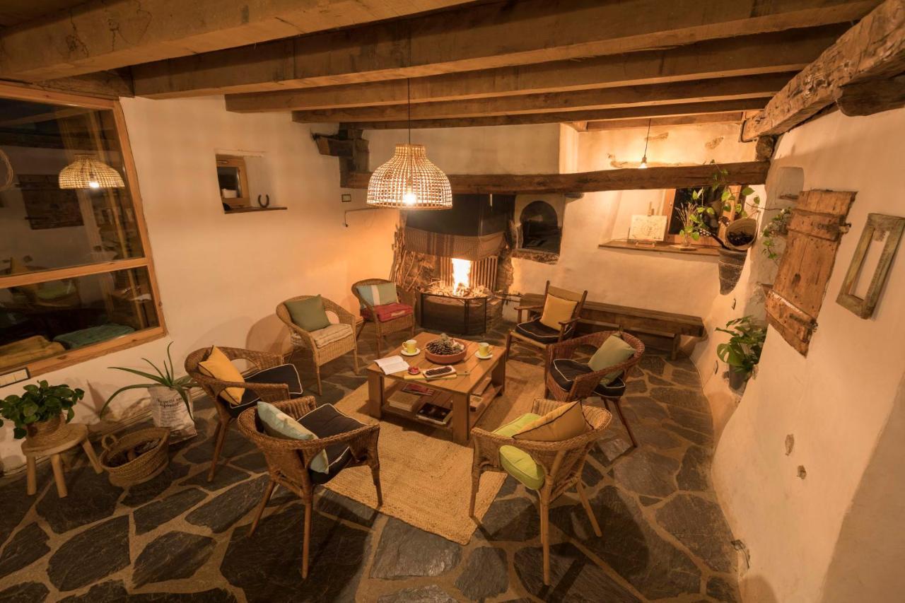 Mas Rural El Negre Hostel Ogassa Bagian luar foto